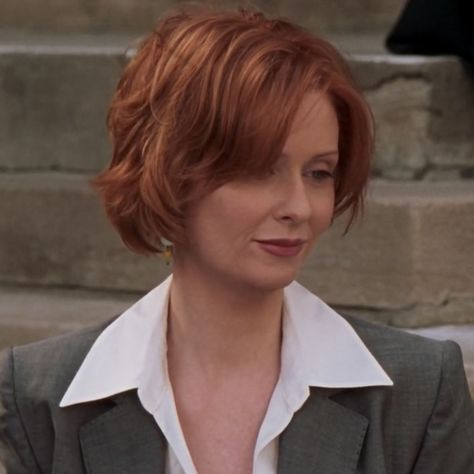 miranda hobbes icon Miranda Hobbes, City Quotes, Samantha Jones, Body Hugging Dress, Tousled Hair, Brown Lipstick, 2024 Outfits, City Shorts, Ig Feed