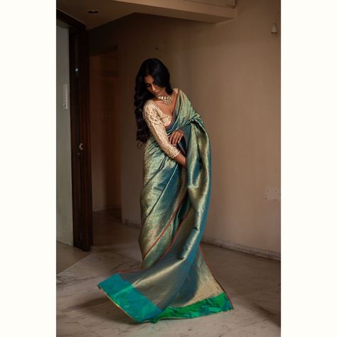 Benarasi Saree Styling, Grand Saree, Vintage Banarasi Saree, Latest Banarasi Silk Sarees, Green Banarasi Saree Styling, Vintage Saree, Banarasi Silk Saree, Teal Saree, Green Brocade Bollywood Saree