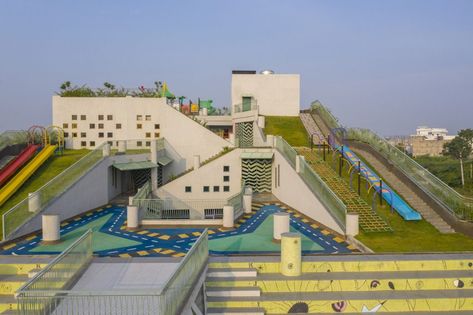 Sangam Elementary School | SferaBlu Architects - The Architects Diary Primary School Design Concept, Primary School Architecture Concept, School Concept Architecture Ideas, Future School Design, Small School Building Design, School Design Concept, Kindergarten Landscape, Primary School Architecture, Photomontage Architecture