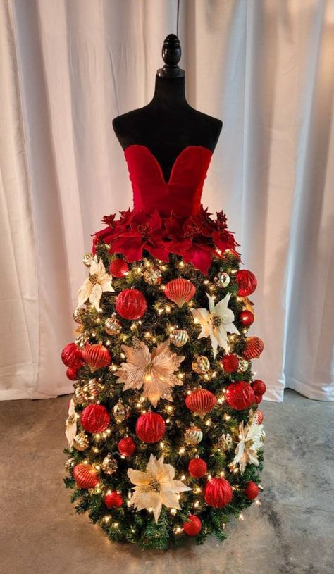 Christmas Tree Dress Form, Dress Form Christmas Tree, Mannequin Christmas Tree, Christmas Tree Dress, Tree Dress, Elegant Christmas Trees, Christmas Tree Inspiration, Best Dress, Navidad Diy