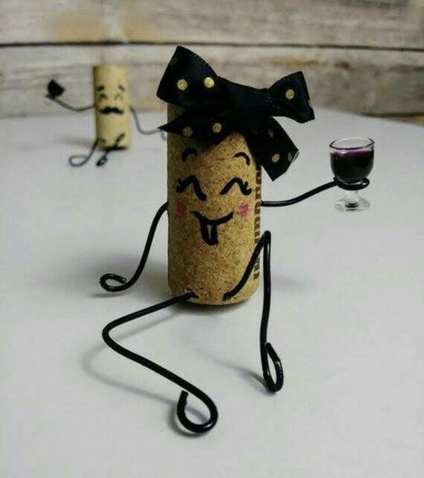 Wine Cork Crafts Christmas, Cork Crafts Christmas, Cork Ideas, Wine Cork Projects, Wine Cork Ornaments, Cork Crafts Diy, Wine Cork Diy Crafts, Wine Cork Diy, Wine Cork Art