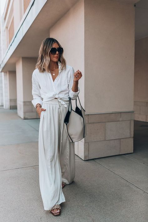 Two Ways To Wear Wide Leg Pants Beige Wide Pants Outfit Summer, How To Wear Wide Pants Outfit Ideas, Wide White Trousers Outfit, Wide Linen Trousers Outfit, Wide Leg Summer Outfit, Flowy Wide Leg Pants Outfit Work, Wide Leg Pants Outfit White, How To Style White Wide Leg Pants, Wide Leg Khakis Outfit