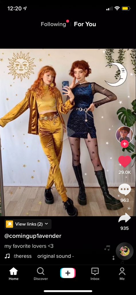 Sun And Moon Matching Outfits, Sun And Moon Duo Costume, Day And Night Costume Halloween, Two Women Halloween Costumes, Night And Day Halloween Costume, Sun And Moon Halloween Costume Couple, Sun And Moon Costume Ideas, Night And Day Costume, Duo Halloween Costumes Sun And Moon