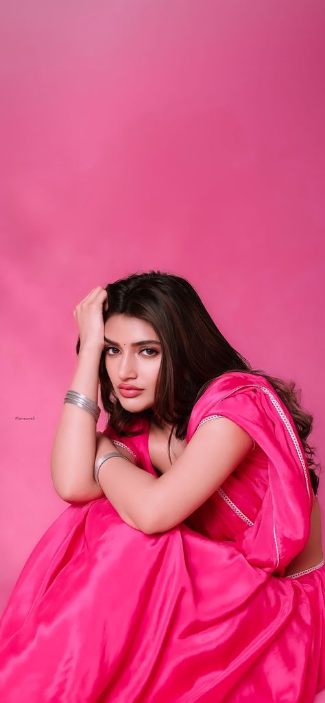 Sreeleela hd retouch wallpaper Shree Leela, Sree Leela, Best Pose For Photoshoot, Japanese School, Desi Girl, Actress Pics, Indian Actress Hot Pics, Beautiful Smile Women, Indian Beauty Saree