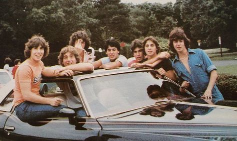 1970's: 1970's teenagers hang out in their cars in the school parking lots. 1970s Aesthetic, 70s Photos, Behind Blue Eyes, 70s Aesthetic, 70s Vibes, 80s Vibes, Old Soul, Teenage Dream, Love Photos