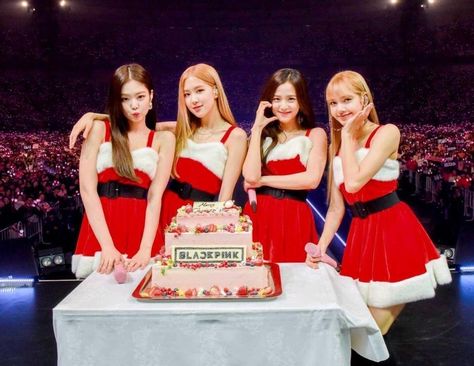 BlackPink- Merry Christmas 2018! Cake, Christmas, Red