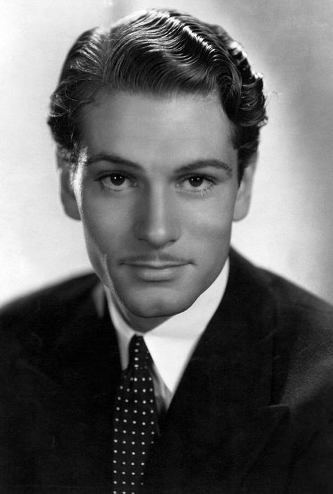 Sir Lawrence Olivier 1950s Mens Hairstyles, Male Movie Stars, 1930s Men, Laurence Olivier, 50s Hairstyles, 1940s Hairstyles, Old Hairstyles, Fritz Lang, Hollywood Men