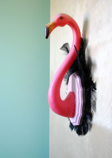 Pink Flamingos Lawn Ornaments, Front Door Apartment, Plastic Pink Flamingos, Flamingo Projects, Door Apartment, Lawn Flamingos, Plastic Flamingo, Pink Front Door, Flamingo Craft