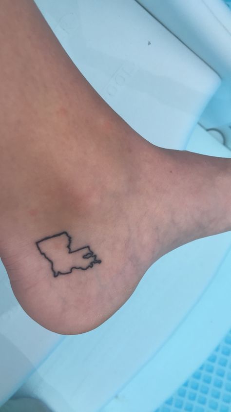 Small Louisiana Tattoo, Louisiana Tattoos For Women, Louisiana Tattoos, Nola Tattoos Ideas, Louisiana Tattoo Ideas, Tat Quotes, Silly Tattoos, Louisiana Tattoo, Tatted Quotes