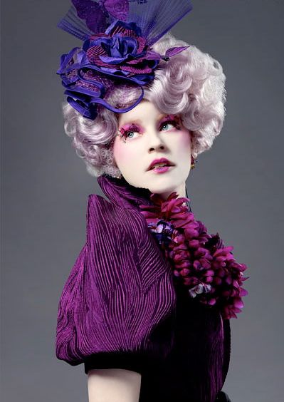 I have a feeling this is gonna be big for Halloween this year. Nothing like becoming the citizens of Panem. Effie Trinket Costume, Hunger Games Effie, Hunger Games Characters, Effie Trinket, Ella Enchanted, Laugh Meme, Hunger Games Humor, Hunger Games 3, Hunger Games Series