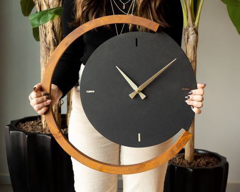 Wood Clock Ideas, Wood Clock Design, Bedroom Clocks, Best Wall Clocks, Lampe Art Deco, Moon Time, Diy Wall Clock, Wall Clock Wooden, Diy Clock Wall