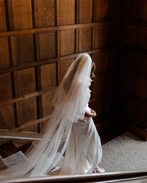 R E A L • B R I D E Marilyn’s wedding day at the stunning @hengrave_hall was pure elegance, with our Paige chapel length veil adding the perfect finishing touch to her @viviennewestwood gown. All beautifully photographed by @elizabethjayneweddings. Explore our collection to find the veil that complements your unique style. ✨ Marilyn’s Vendors & Supliers Venue: @hengrave_hall Dress Designer: @viviennewestwood Photographer: @elizabethjayneweddings Makeup Artist: @makeupbyfayeneill Hair St... Hengrave Hall, Veil Ideas, Cathedral Bridal Veils, Chapel Length Veil, Pure Elegance, Lace Veils, Modern Romance, Hair St, Dress Designer