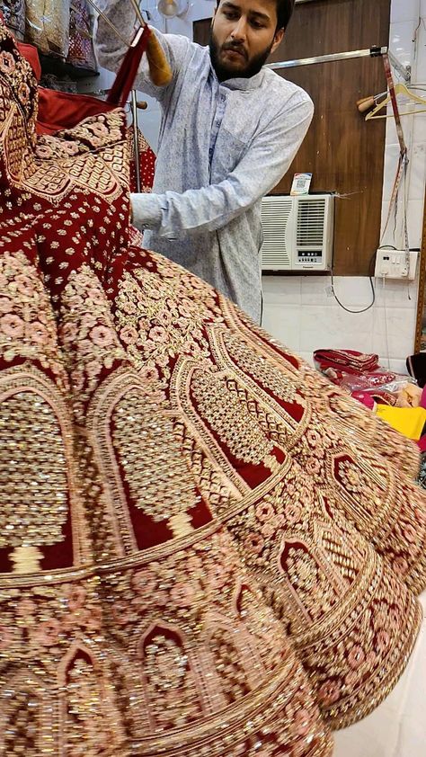 Shahrukh Aslam (@danish_collection_delhi) added a video to their Instagram account: “Bridal lehnga 3 color available Price 25000” Red Pakistani Bridal Dress, Wedding Dresses Pakistani, Pakistani Bridal Dress, Red Bridal Dress, Latest Bridal Lehenga, Mahira Khan, Pakistani Wedding Dress, Lehenga Style, Red Lehenga