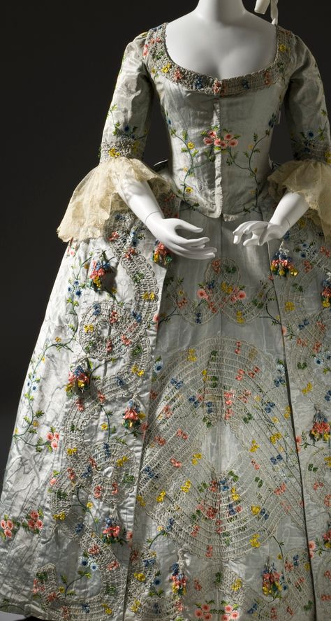 Fashion History Timeline, 1700 Fashion, 18th Century Women, 18th Century Dress, Rococo Fashion, 18th Century Costume, Century Dress, Dress History, European Dress