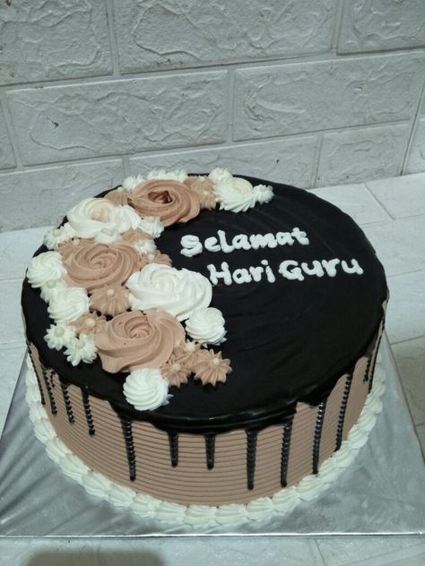 Kue Hari Guru, Kue Simple, Topper Kue, Cake Bday, Bento Cake, Brownies, Tart, Cake Decorating, Birthday Cake