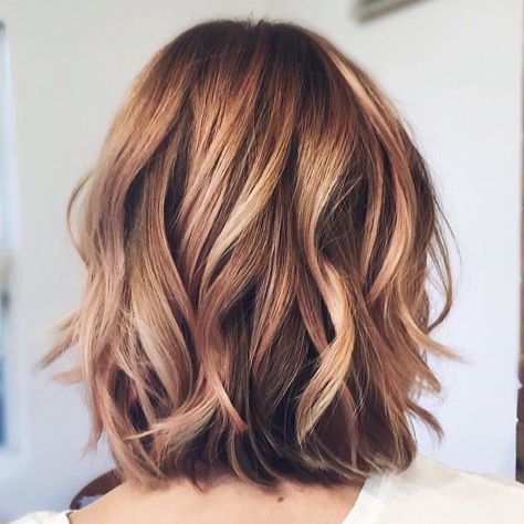 “Strawberry (blonde) fields forever. #T3inspo via @kellymassiashair” Strawberry Blonde Bob, Long Bobs, Subtle Balayage, Wavy Hairstyles Medium, Caramel Highlights, Haircut For Thick Hair, Haircuts For Fine Hair, Strawberry Blonde, Medium Hair Cuts