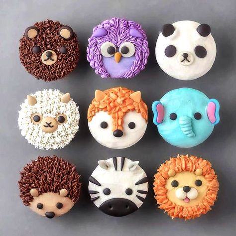 Naturally Jo, Deco Cupcake, Cupcakes Design, Cupcake Decorating Tips, Kid Cupcakes, Cupcake Cake Designs, Animal Cupcakes, Cute Donuts, Animal Cakes