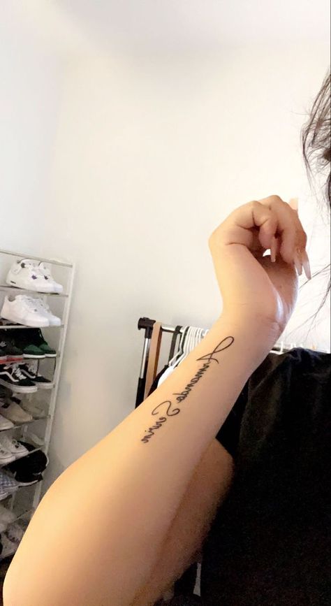 ˚୨୧⋆ @bella2angel Different Name Tattoo Ideas, Side Cursive Tattoo, Side Arm Cursive Tattoo, Side Of Your Hand Tattoo, Name Tattoos Cursive, Where To Get Name Tattoos, Tattoo His Name, Tattoos Of Moms Name, Names In Cursive Tattoos