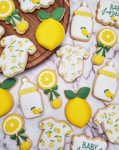 Lemon Baby Shower Decorations and Party Favors – Baby Shower Ideas 4U Yellow Baby Shower Decorations, Summer Baby Shower Themes, Theme Bapteme, Bebe Shower, Citrus Baby, Lemon Theme, Baby Shower Theme Decorations, Baby Shower Yellow, Summer Baby Shower