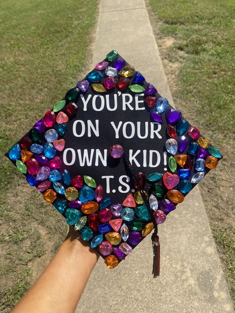 Bejeweled Taylor Swift Party, Taylor Swift Themed Graduation Cap, Song Graduation Cap, Taylor Graduation Cap, Taylor Swift B Day Party, Graduation Taylor Swift, Taylor Swift Grad Party, Taylor Swift Graduation Cap Ideas, You’re On Your Own Kid