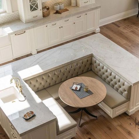 Island Farmhouse, Kitchen Banquette, Dream Kitchens Design, Kitchen Island Design, Luxury Kitchen Design, Hus Inspiration, Kitchen Inspiration Design, Dream House Interior, Dream House Decor