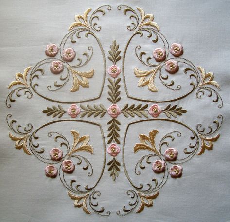 Brazilian Embroidery Stitches, White Quilts, Embroidered Quilts, Crazy Quilting, Pola Sulam, Brazilian Embroidery, Types Of Embroidery, Embroidery Supplies, 자수 디자인