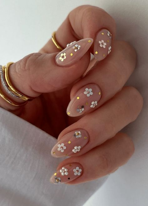 Nail Plate, Art Products, Classy Nails, Floral Nails, Chic Nails, Rhinestone Nails, Flower Nails, Magpie, Nude Nails