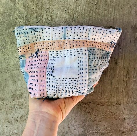 10 things to make with your slow stitching pieces — petalplum Boro Stitching, Scrap Fabric Crafts, Sewing Courses, Quilted Gifts, Cloth Pads, Seed Stitch, Things To Make, Kantha Stitch, Slow Stitching