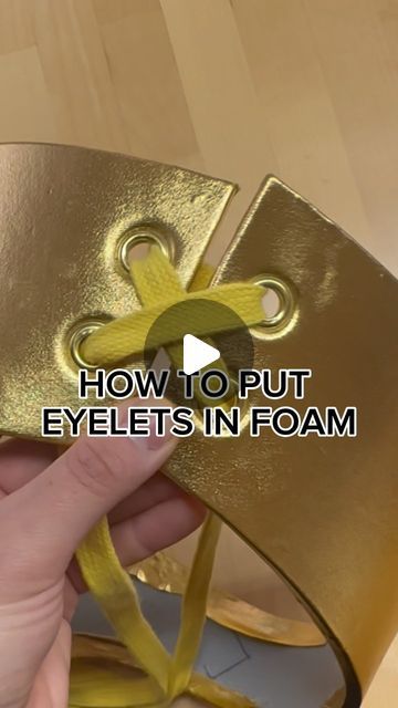 Eva Foam Headpiece, Diy Shoulder Armor, Eva Foam Tutorial, Foam Smithing, Foam Cosplay Diy, Cosplay Advice, Cosplay Armor Tutorial, How To Make Ruffles, Eva Foam Armor