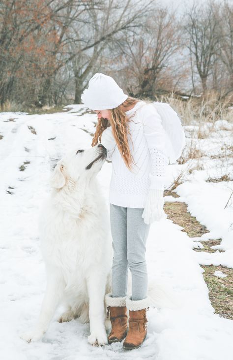 Mama Photoshoot, Pyrenees Puppies, Must Love Dogs, Pyrenees Dog, Farm Photos, Great Pyrenees Dog, Farm Photo, Dog Photograph, Child Photography