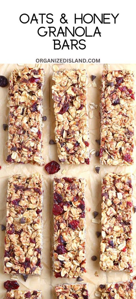 These easy Homemade Granola Bars are oats and honey bars that are made with your own fresh ingredients -an easy no-bake granola bar recipe. Made Good Granola Bars, 5 Ingredient Granola Bars, Dutch Bros Granola Bar Recipe, Honey Granola Bar Recipe, Homestead Meals, Granola Bars Homemade, Diy Granola Bars, Easy Homemade Granola Bars, Honey Bars