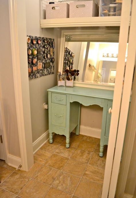 Converted Closet, Vanity Nook, Closet Vanity, Diy Vanity, Small Closet, Makeup Rooms, Closet Makeover, Up House, Makeup Room