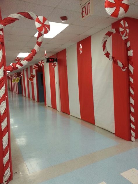 Candy Land Peppermint Forest Peppermint Forest, Christmas Hallway, Christmas Classroom Door, Candy Land Christmas Decorations Diy, Christmas Float Ideas, Candyland Party, Candy Land Christmas Decorations, Candy Land Theme, Candy Land Christmas Tree