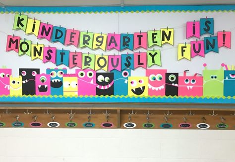 Pumpkin Patch Bulletin Board, Monster Theme Classroom, Monster Classroom, October Bulletin Boards, Kindergarten Bulletin Boards, Differentiated Kindergarten, Diy Bulletin Board, Snow Friends, Halloween Bulletin Boards