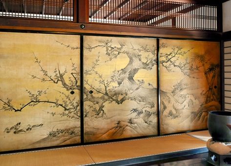 Sideboard Decor Dining Room, Painted Screen Doors, Shoji Sliding Doors, Japanese Sliding Doors, Japanese Door, Japanese Style House, In Five Years, Shoji Screen, Japanese Screen