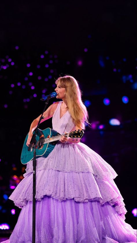 Taylor Swift Speak Now, Taylor Swift Cute, Estilo Taylor Swift, Swift Photo, Taylor Swift Outfits, Speak Now, Taylor Swift Concert, Beach Vacations, Honeymoons