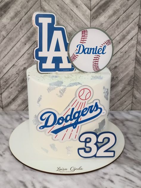 Dodgers Baseball Cake, Dodger Invitations Birthday, Dodger Birthday Cake, Dodgers Cake Birthdays, Dodgers Theme Party Ideas, Dodger Cake Ideas, Dodger Theme Party, Dodgers Birthday Party Decorations, Dodgers Theme Birthday Party