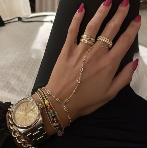 Jewelry Goals, Nail Jewelry, Dope Jewelry, Jewelry Fashion Trends, Classy Jewelry, Jewelry Lookbook, Stacked Jewelry, Jewelry Outfit, Girly Jewelry