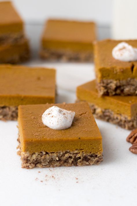 These healthy Pumpkin Pie Bars are perfectly spiced, naturally sweetened, vegetarian and gluten-free, making them a delicious treat everyone can enjoy! Healthy Pumpkin Pie Bars, Kay Nutrition, Oat Crust, Healthy Pumpkin Pie, Classic Pumpkin Pie Recipe, Healthy Pumpkin Pies, Fit Foodie Finds, Aip Desserts, Pumpkin Recipes Healthy