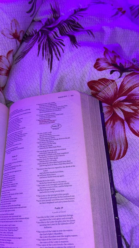 Bible Study Wallpaper Aesthetic, Reassurance Aesthetic, Night Time Bible Study, Bible Reading Aesthetic, Reading Bible Aesthetic, Bedtime Aesthetic, Sleep Wallpaper, Night Bible Study, Prayer Vision Board