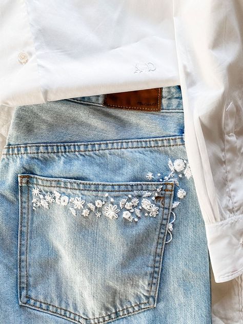 Denim Jean Embroidery Ideas, Embroidered Jeans Pocket Flowers, Embroider Jeans Back Pocket, Embroidery On Bottom Of Jeans, How To Embroider Jean Pockets, Jeans With Stitching, Embroidering On Jeans, Embroidery Ripped Jeans, Embroidering Jeans Diy