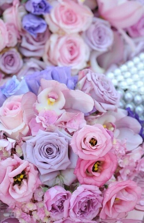 Flowers Wedding Flowers Lavender, Spring Wedding Centerpieces, Flowers Lavender, Pink Nature, Pastel Lilac, Lilac Wedding, Pastel Roses, Spring Wedding Flowers, Pink And Purple Flowers