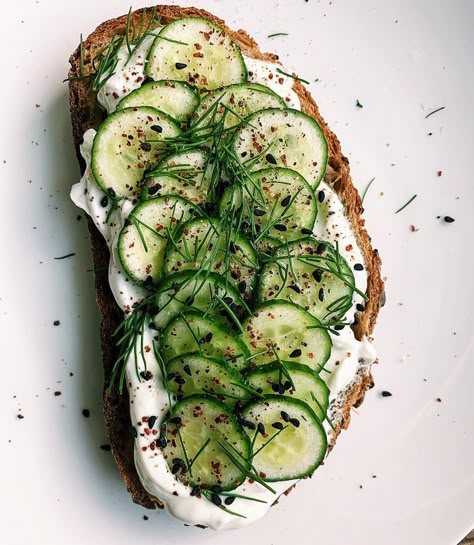 Cucumber Toast Recipe, Labneh Toast, Cucumber Bread, Cucumber Toast, Toast Aesthetic, Bread Aesthetic, Breakfast Brunch Menu, Seeded Bread, Open Sandwich