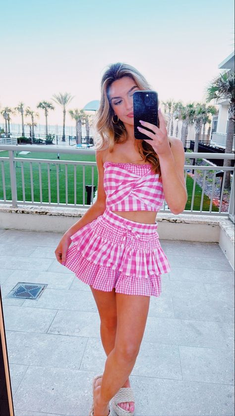 Colorful Preppy Aesthetic, Preppy Sets, Springbreak Aesthetic, Preppy Summer Outfits Aesthetic, Preppy Asthetics, Preppy Vsco Aesthetic, Southern Preppy Aesthetic, Preppy Summer Aesthetic, Preppy Instagram