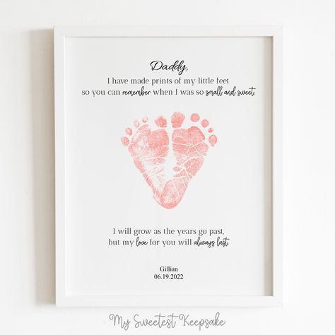 Baby Footprint Keepsake, Footprint Keepsake, Heart Printable, Cadeau Diy, Baby Footprints, Baby Christmas Gifts, First Fathers Day, Gifts For New Dads, First Mothers Day