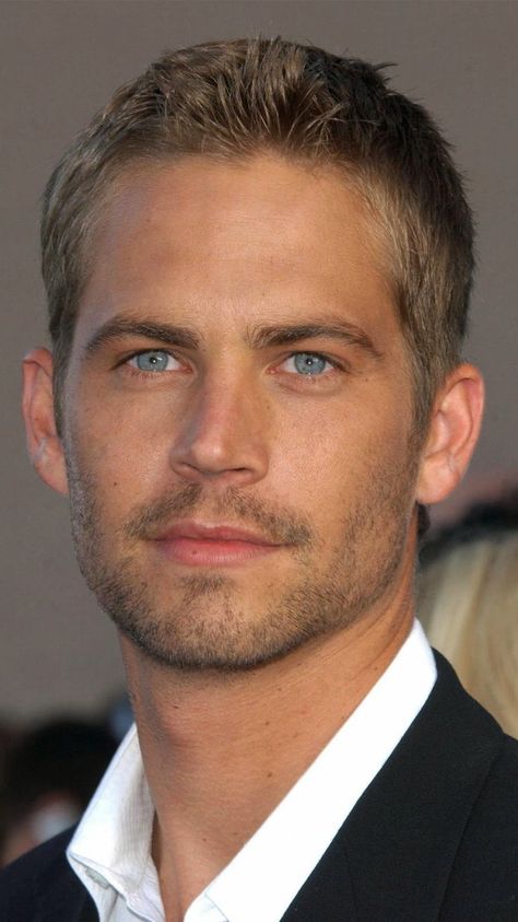 Paul Walker Hair, Native American Actors, Toni Mahfud, Actor Paul Walker, Paul Walker Pictures, Rip Paul Walker, Michael Roberts, Beautiful Man, Paul Walker