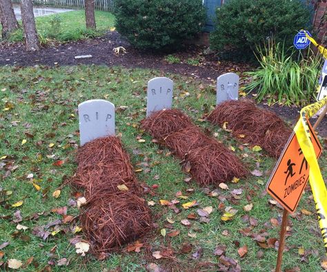 Entrada Halloween, Scary Halloween Decorations Outdoor, Halloween Camping, Scary Halloween Decorations Diy, Halloween Lawn, Halloween Diy Outdoor, Halloween Outside, Halloween Decorations Outdoor, Homemade Halloween Decorations