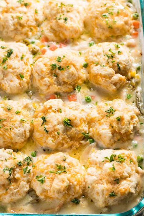 Chicken Pot Pie Dinner, Brunch Casseroles, Chicken Biscuit Casserole, Biscuit Pot Pie, Cheddar Biscuit, Biscuit Chicken Pot Pie, Broccoli Casserole Recipe, Biscuit Casserole, Chicken Biscuit