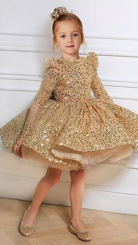 🤗🥰Customised dresses (choose color and size according to your choice) 

Mother and daughter 

Baby shower dress

Engagement look dress 

Wedding dresses look 

Anything if you want🤗👆🏻

#ferry #flare #gowns 
 • DM Me for more details
 • #anabcollection #dresses #fashion #love #baby #gown #design #designer #designergrafico #style #reels #trending #trendingreels #viral #viralvideos Girls Formal Wear, Sequin Flower Girl Dress, Sequin Ball Gown, Dress Sleeve Styles, Cute Prom Dresses, Gauze Dress, فستان سهرة, Dress Images, Tulle Prom Dress