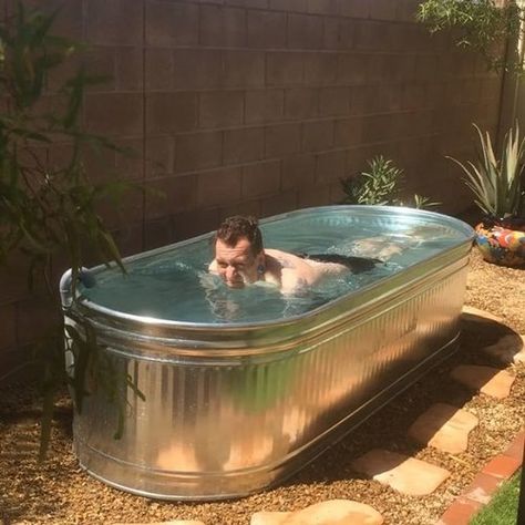 Tank Pool Ideas, Stock Tank Pool Ideas, Stock Tank Hot Tub, Piscina Diy, Stock Tank Swimming Pool, Stock Pools, Diy Stock Tank, Tank Swimming Pool, Stock Tank Pool Diy